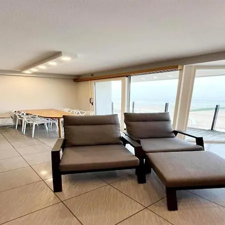 In With Stunning Sea Views